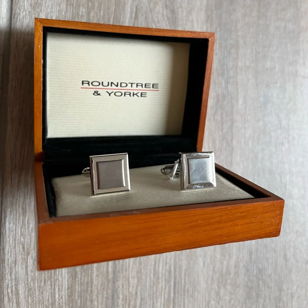 Roundtree & York silver two-toned cuff links